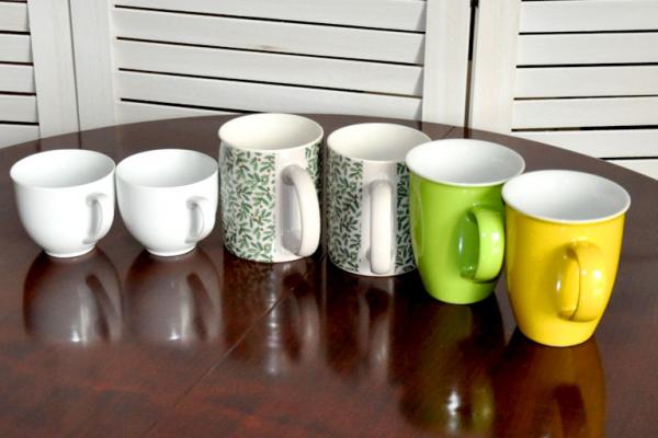 Tassen und Becher